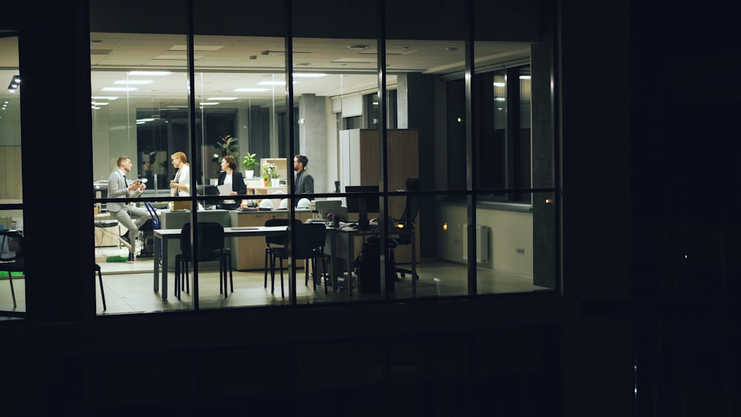Pesquisa de Pulso vs Pesquisa Anual: qual escolher?